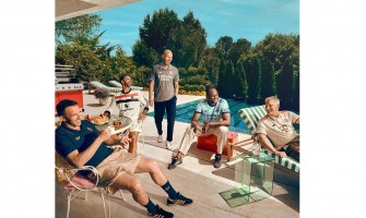 Cinq joueurs légendaires font la promotion d'Adidas