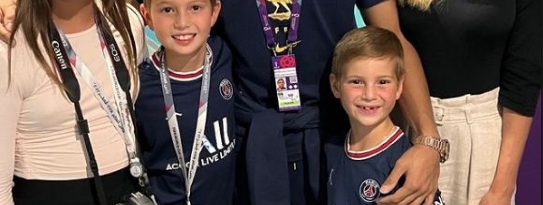 Mbappe signe un autographe pour le fils d'Ivanka